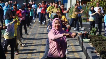 Jumat Semangat, Berkeringat Sehat : Senam Bersama Warga Binaan dan Petugas Lapas Perempuan Bandung