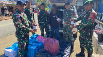 Satgas Pamtas Yonarmed 11 Kostrad Gagalkan Penyelundupan Ratusan Kaleng dan Botol Minuman Keras di Perbatasan Nunukan